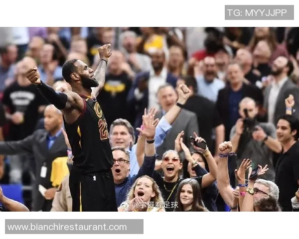 詹姆斯领衔湖人对决老鹰球迷期待精彩对抗与激烈较量 詹姆斯领衔湖人对决老鹰球迷期待精彩对抗与激烈较量