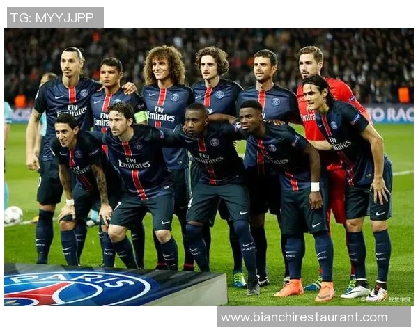 里昂主场大胜巴黎圣日耳曼,射手特奥费科尔梅开二度狂欢球迷 里昂主场大胜巴黎圣日耳曼,射手特奥费科尔梅开二度狂欢球迷