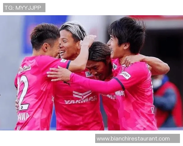 藤枝足球队迎战大阪樱花队激情对决展现实力与风采 藤枝足球队迎战大阪樱花队激情对决展现实力与风采