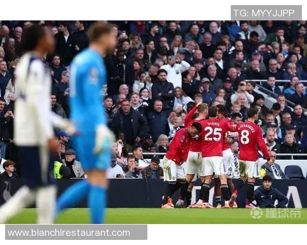 曼联与伊斯坦布尔激战正酣精彩瞬间回顾与分析 曼联与伊斯坦布尔激战正酣精彩瞬间回顾与分析