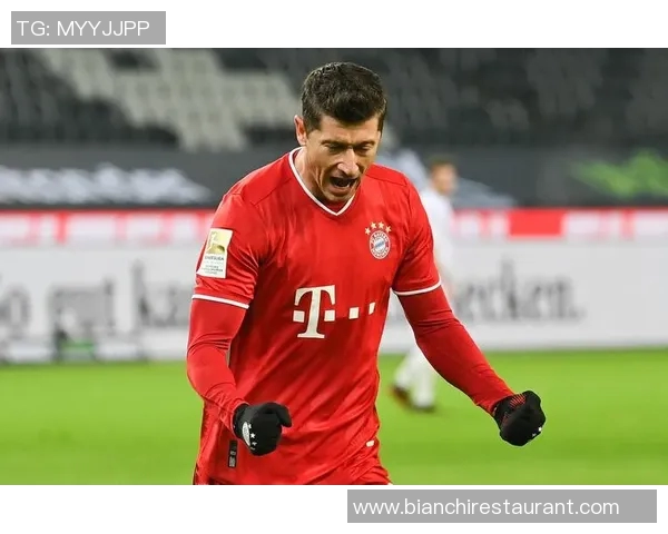 莱万重返安联球场引发拜仁球迷愤怒狂嘘背叛与忘恩负义的争议